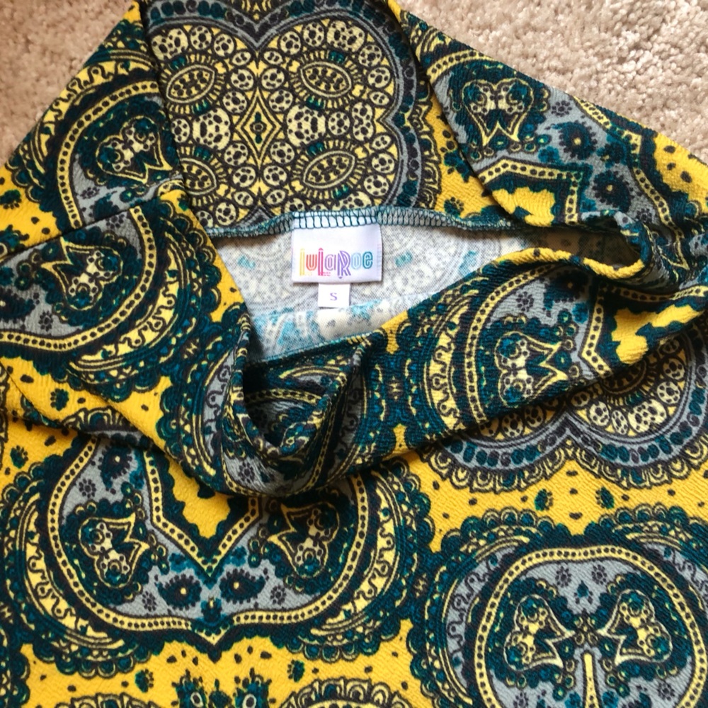 Ornate pattern pencil skirt